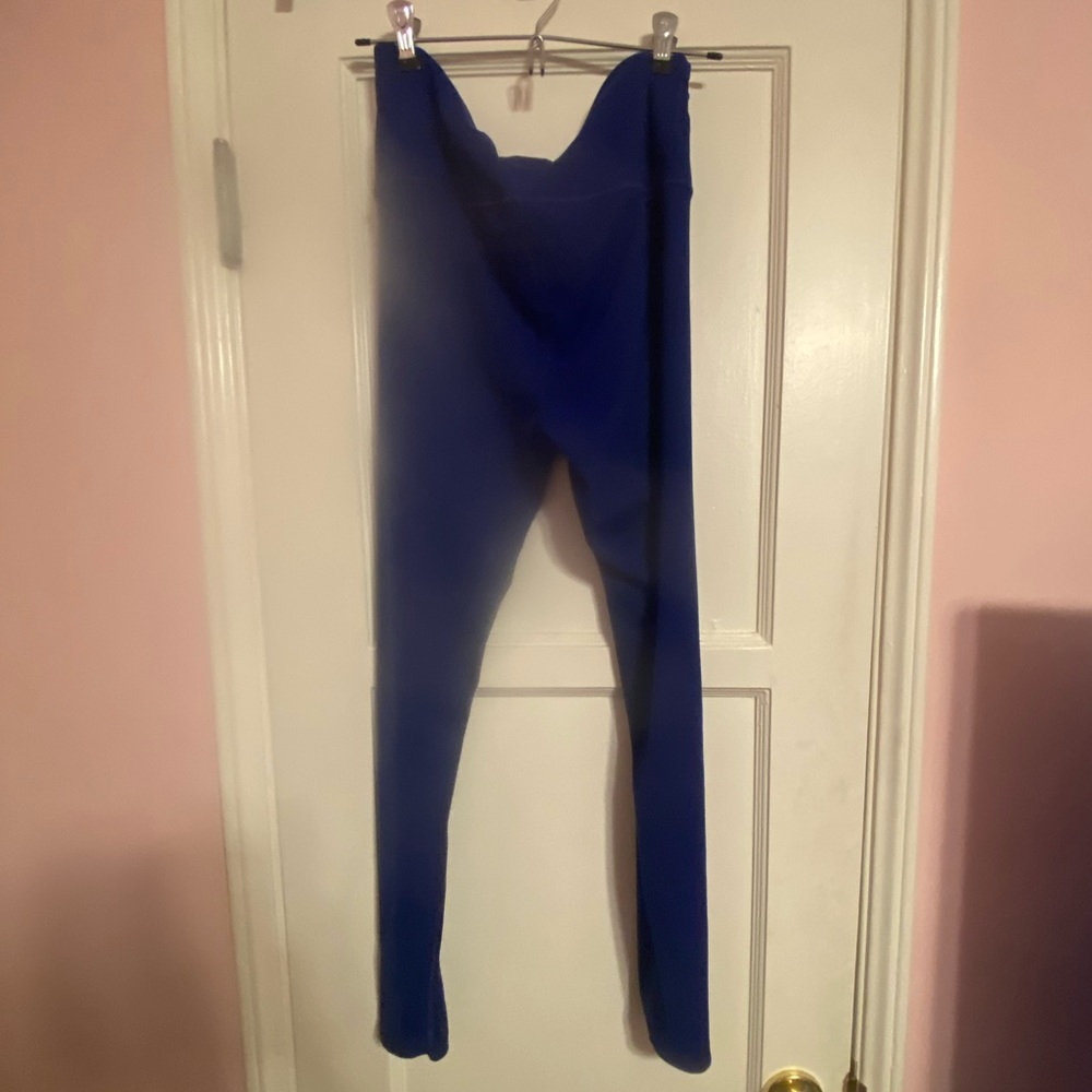 Victoria’s Secret knockout leggings